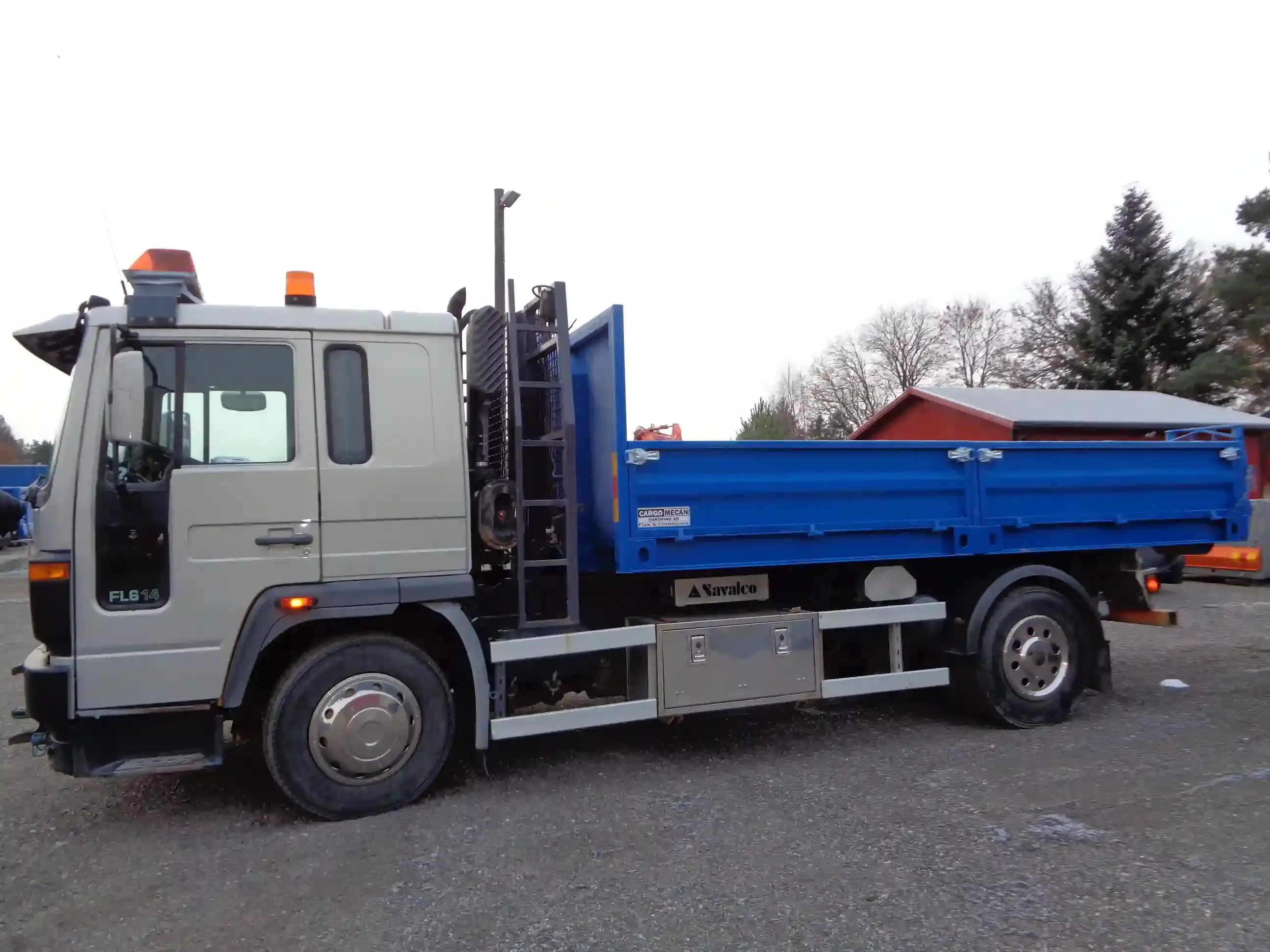 Litet maskinlamflak pa bil 006